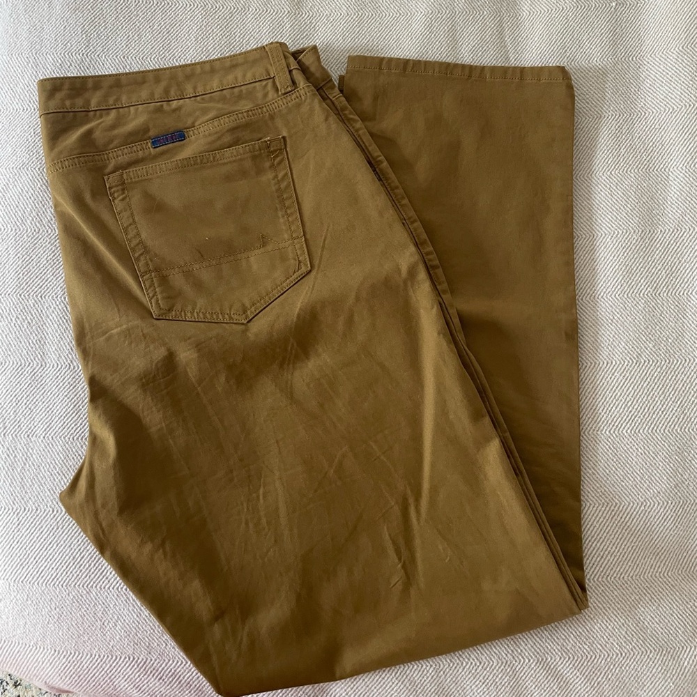 Men’s flat front chinos